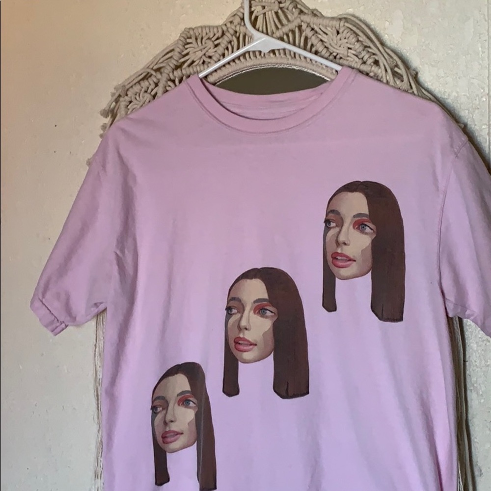 EMMA CHAMBERLAIN RARE PORTRAIT TEE
